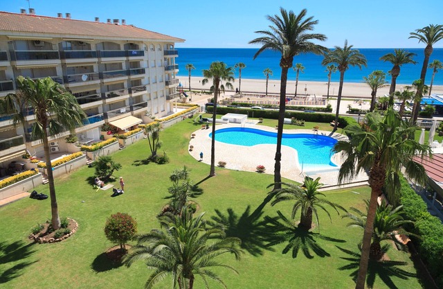 UHC LOS FLAMENCOS - Ground floor apartment on the beach front