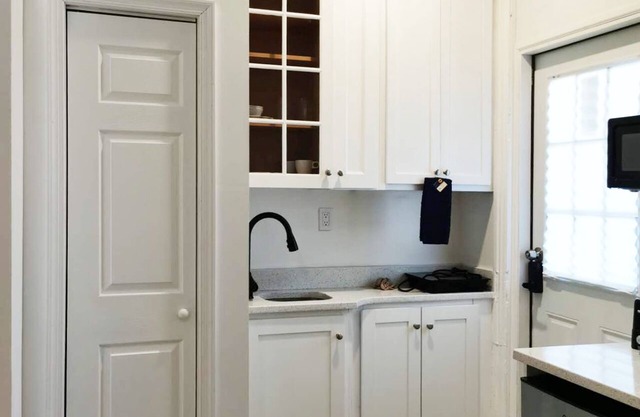 Uinn- At UPenn-1A；Living inside the UPenn campus. with WiFi, AC.