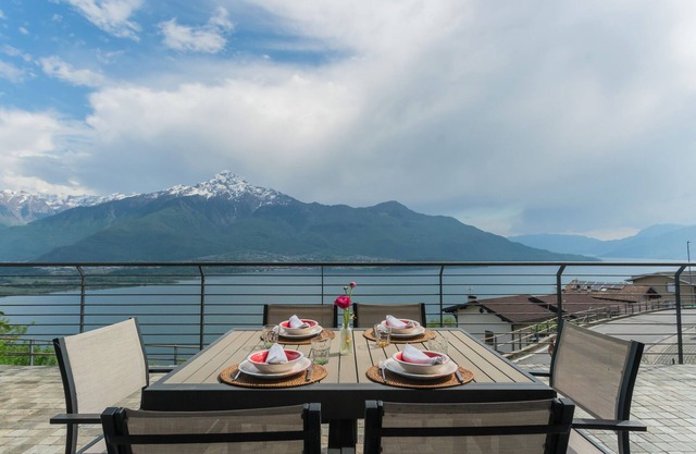 Ulivo apartment with lakeview