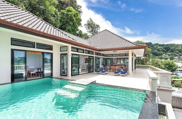 Ultimate Beachfront Panoramic Private Pool Villa