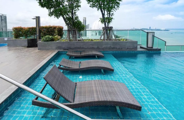 Ultimate Luxury in New High Rise Tower