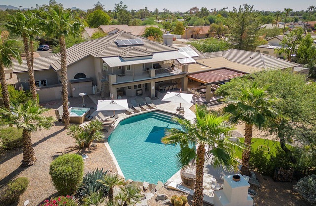 Ultimate Neighborhood Getaway: Pool, Hot Tub, Games & Concierge Services at Luxe