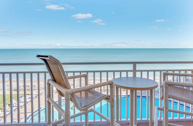 Ultimate Space Coast Condo with Ocean Views, Heated Pool & BBQ Grills ☀️