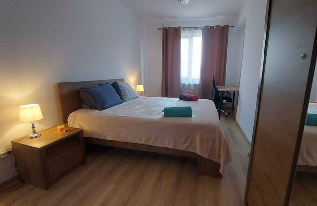 Ultra Central, furnished and Spacious with 3 double beds and 1 Balcony