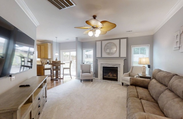 Ultra CLEAN and COZY Home away from Home!