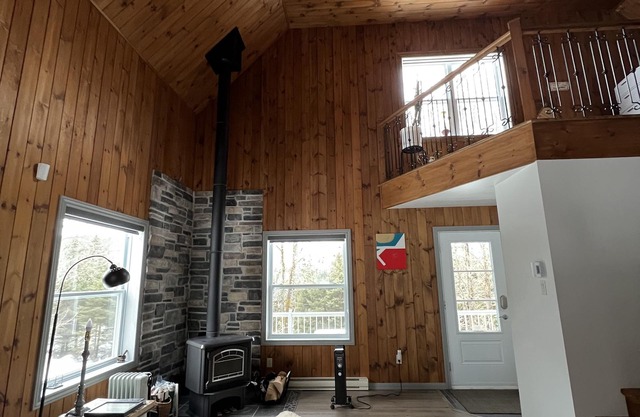 Ultra-Quiet and Cozy Chalet Nestled in Beautiful Trees and Peaceful Nature!