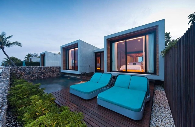 Ultra Spacious Beachfront Grand Pool Villa