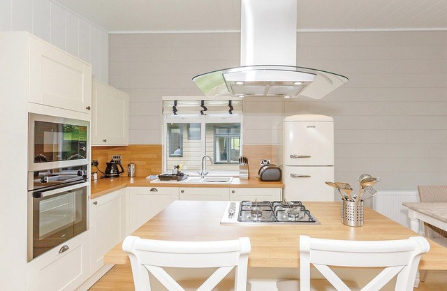 Ultra spacious luxurious lodge set in a secluded corner within the park.
