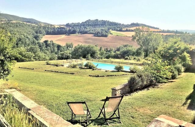 Umbrian Farmhouse Retreat with Private Pool and Garden