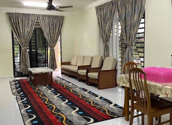 Ummu Siroj Bachok HOMESTAY