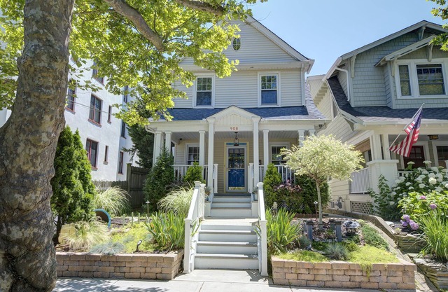 Unbeatable Location! Minutes From Everything - Beach Passes STR #25-00700