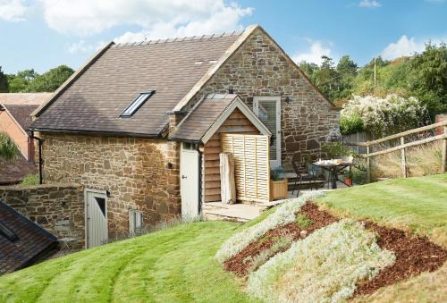 Unconformity Barn
