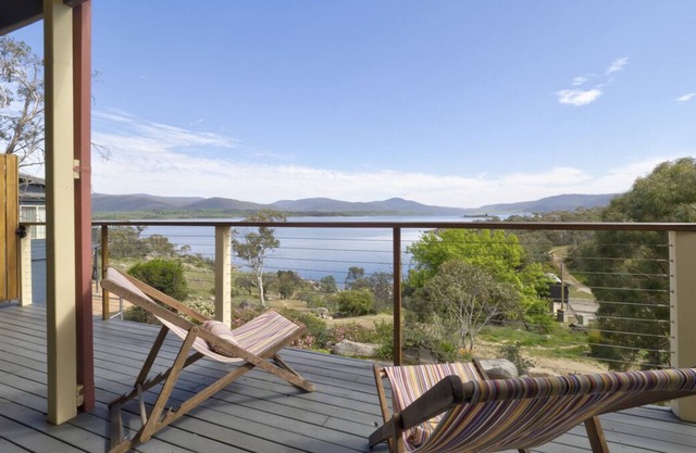 Uninterrupted views of Lake Jindabyne from the balcony.