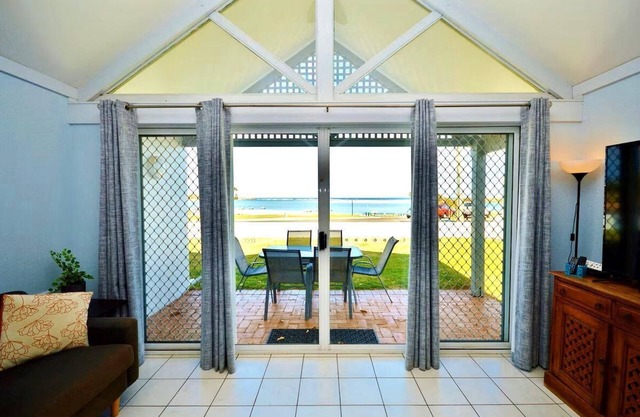 Uninterrupted views of Murchison River and ocean 2