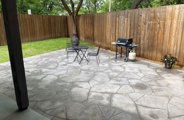 Unique 2 Bd 1 Bth wCustom Patio in the heart of the DFW/Arlington Entertain Area