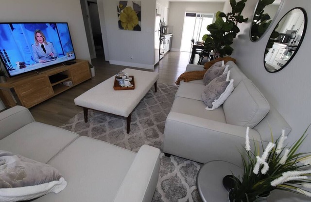 Unique 2Bdrm/1Bath ~Arcadia-Lite Condo~ Sleeps 4