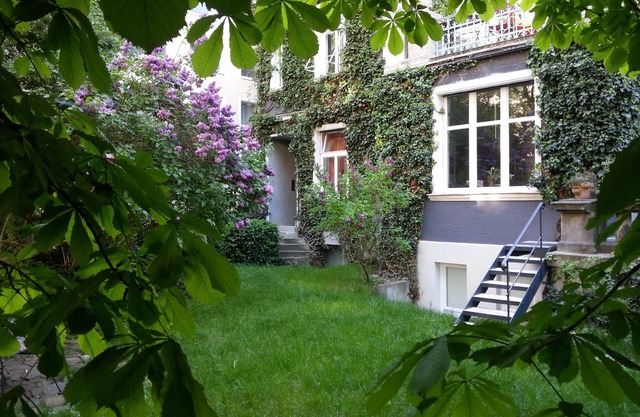 Unique 2floor renovated 100-yr-old apartment with garden in the centre of Munich