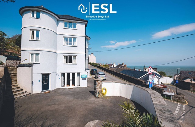 Unique 5-Bed House with Breathtaking Sea Views over New Quay