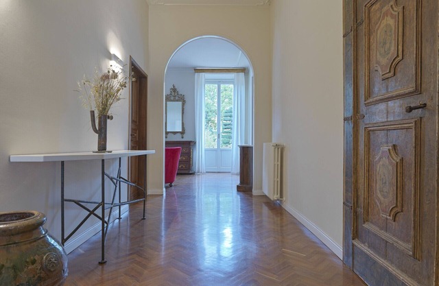 Unique 5 Bedroom Apartment with Private Garden