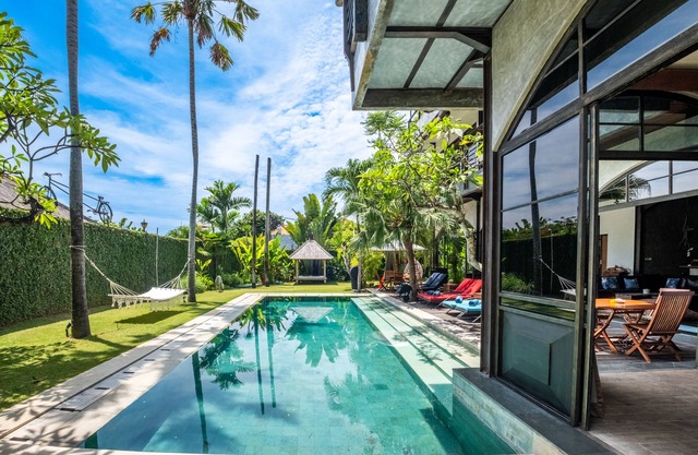 Unique 6 Bdrm Villa In Central Seminyak/Petitenget