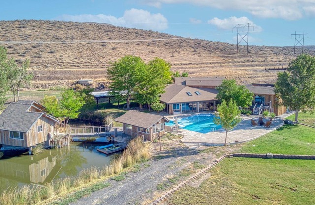 Unique 6BR Lodge w/Private Hot Spring Pool!