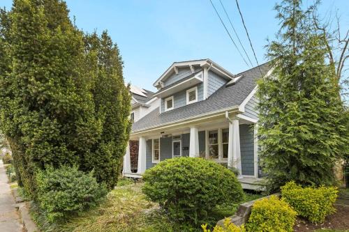Unique And Central In Eastport