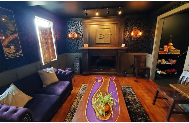 ♣ Unique & Artsy Former Escape Room ♣ w/ Outdoor Fire Pit