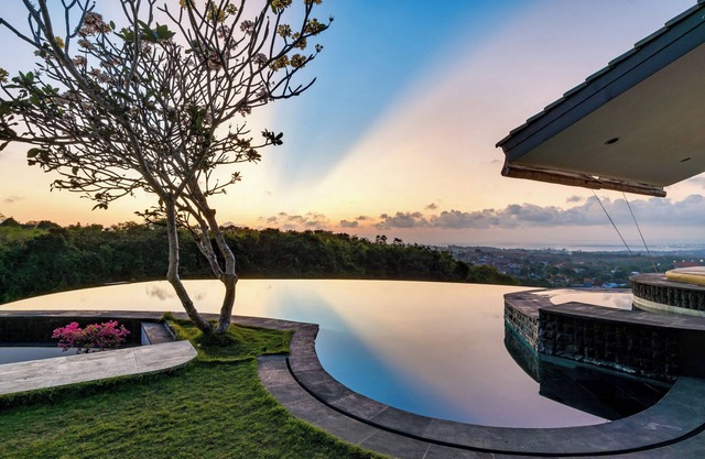 Unique Bay View, 5 Bedroom luxury villa