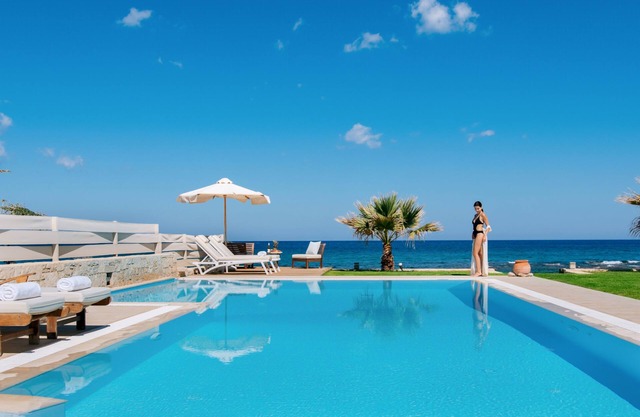 Unique beachfront location, heated pool with built-in hydromassage, large garden