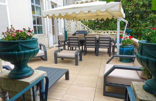 UNIQUE CITY CENTER GREAT COMFORT PRIVATE PARKING AIR CONDITIONING BEAUTIFUL EXTERIOR