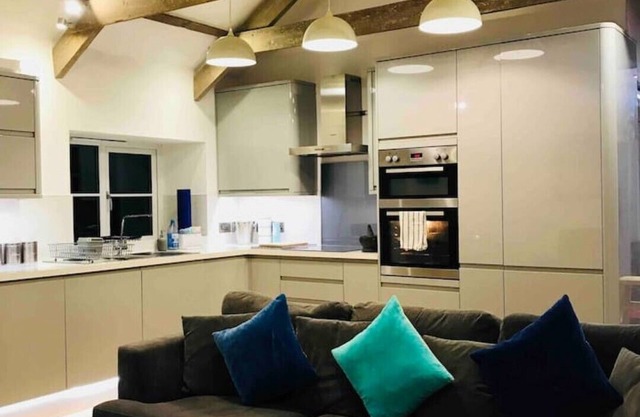 UNIQUE CORNISH COTTAGE CONVERSION Central location