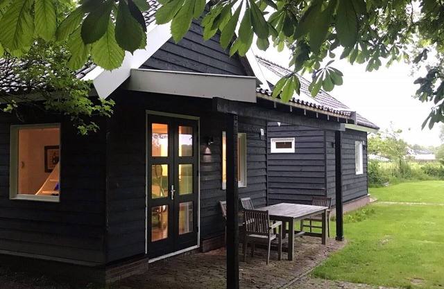 Unique Cottage at the lake IJSSELMEER