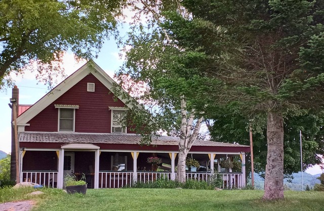 Unique/Gorgeous Home w/a 30 Acre Working Farm in the Heart of Central Vermont