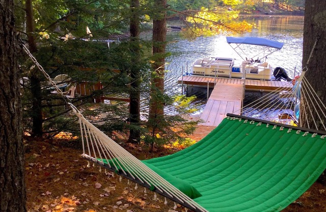 *** Unique Lakefront Cottage In A Private Setting - Maine At Its BEST! ***