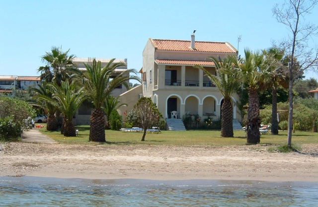 Unique located holiday apartment directly at the sea, own beach access, Wifi | A