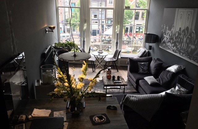 unique, luxery, canal view, central, quiet bedroom,lifetime experience,