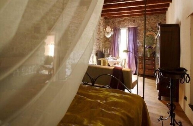 Unique old village house (8-12 persons) with 4 independent rooms