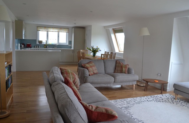Unique property, in a peaceful and serene location, within easy reach of all amenities.