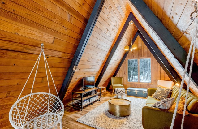 Unique, renovated, dog-friendly chalet with private hot tub & gas firepit