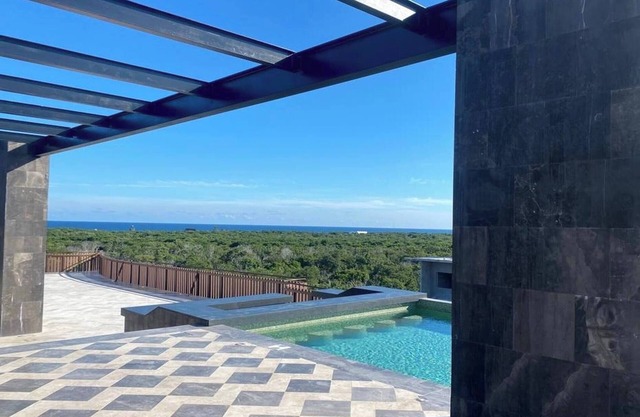 Unique Rooftop Sea View Walking to Beach The Best