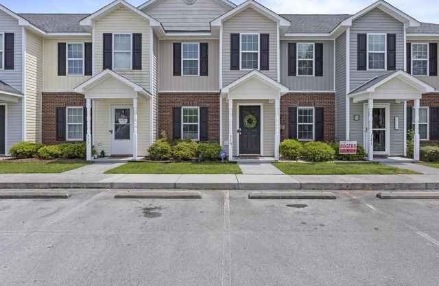 Unique Townhome in the center of Jacksonville!