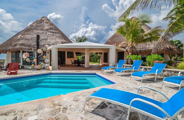 Unique, tranquil, spectacular! Beachfront villa with pool, WiFi and AC