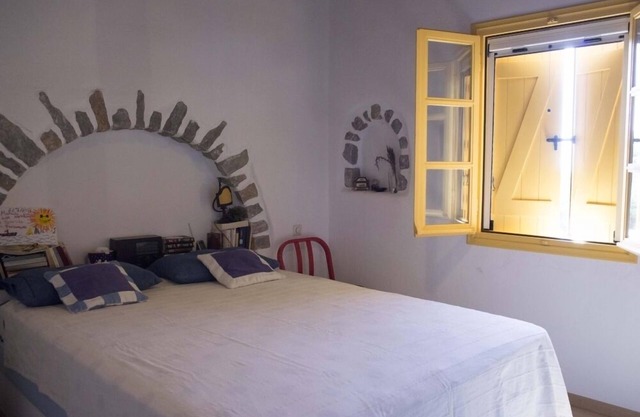Unique villa, peaceful area, 1.600cc SUV and boat trips included in price