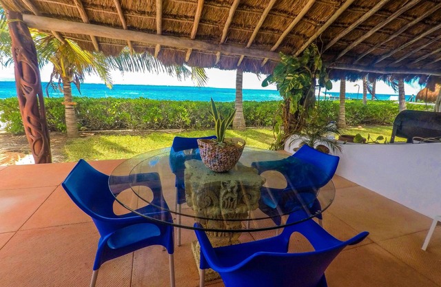 Unit#1 Suite Zen · Beautiful suite Zen beach front