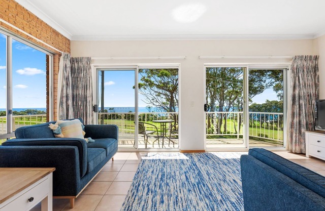 Unit 2, 12 Ballingalla Apartments overlooking the golf course with Ocean Views