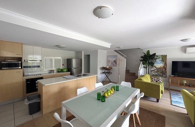 Unit 85 - Spacious, 2 bedroom Townhouse in Noosaville Resort