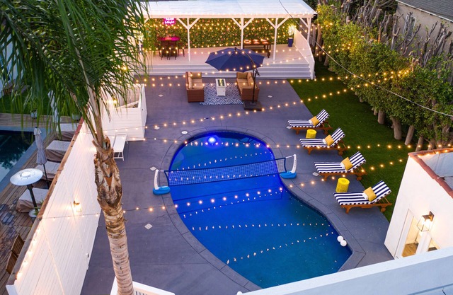 Universal Studio Contemporary Villa with Pool Sleeps 10
