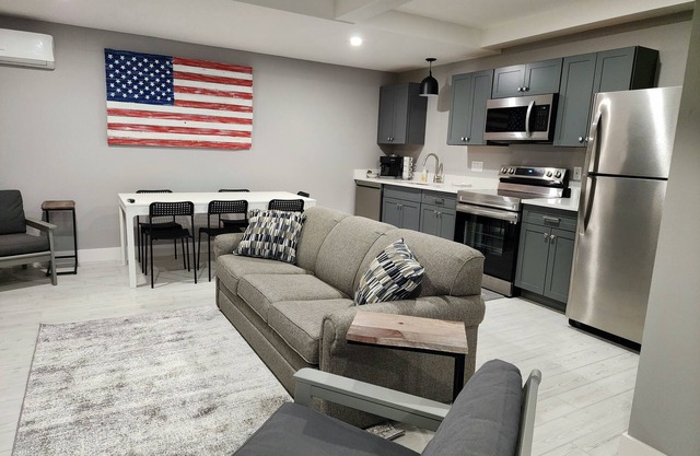 Unpack and relax with a Mountain view. New! Sleeps 6 Pools, New construction.