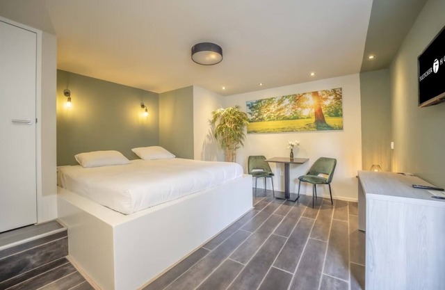 Unwind & Explore: Perfect Family Retreat near Beekse Bergen Zoo