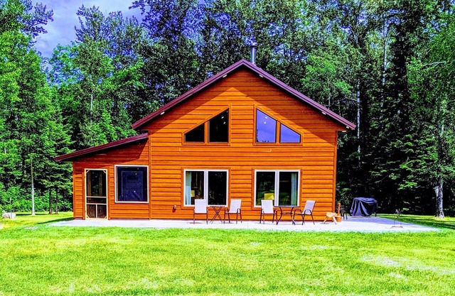 Up North Cabin 3/4 of a mile from the south shore of Upper Red Lake!